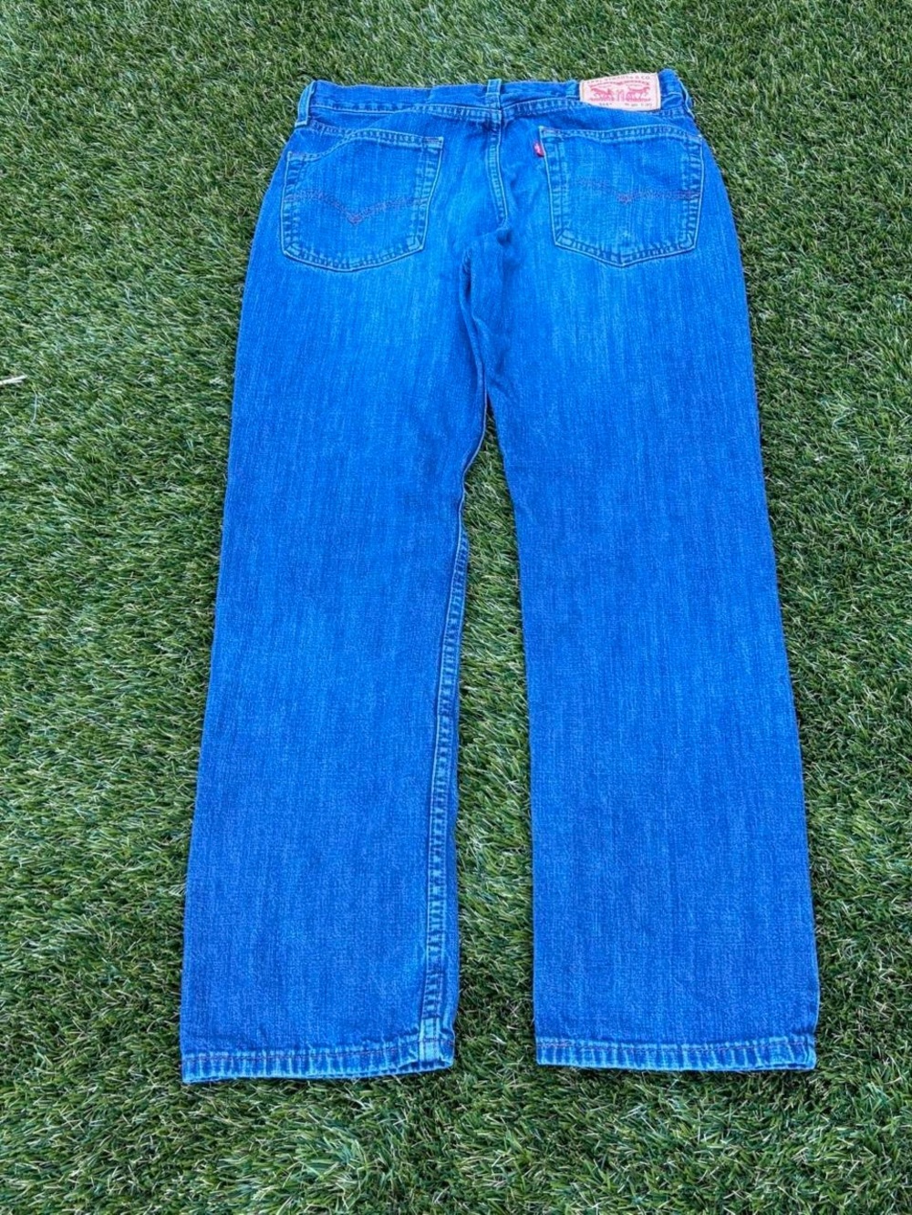 Levi’s 514 Straight Leg Medium Wash Denim Jeans 30x30